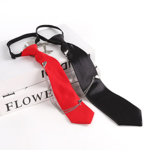 เนคไทผู้หญิงแบบไม่ต้องผูก สีแดงดำ โซ่โลหะ สไตล์พังก์ เครื่องประดับชุดยูนิฟอร์ม ผ้าโพลีเอสเตอร์ - Product Image 2