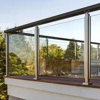 Balustrade en verre dépoli pour extérieur et jardin, avec main courantes en aluminium dissimulées et silicone pour escalier et balcon