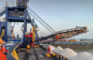 Quayside kontainer semen pneumatik, pengambil kapal pengangkut tanpa muatan derek Portal buatan pabrik Cina untuk peralatan penanganan bahan - Product Image 4