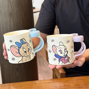 Taza de Cerámica Roja de Tom y Jerry con Asa de Diseño Animado, Taza Individual para Uso en el Hogar/Oficina, Regalo Perfecto para Niñas - Product Image 4