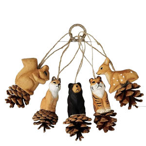 Colgante de madera tallada con animales de <span class=keywords><strong>la</strong></span> serie <span class=keywords><strong>Pagoda</strong></span> de Pino del Noreste, con motivos de tigre, recuerdo cultural y turístico, regalos para festividades y cumpleaños - Product Image 5