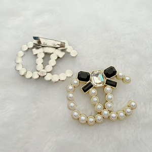 Broche de Aleación Chapado en Oro de Marca de Lujo, Broche de Diseño, Accesorios Decorativos, Joyería de Moda para Ropa - Product Image 4