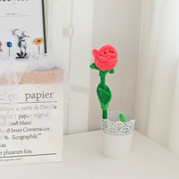 Bouquet de roses en peluche portable pour anniversaire, fleurs artificielles de dessin animé, attaches de rideau multifonctionnelles, vente en gros usine Yancheng