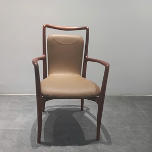 Chaise de salle à manger contemporaine en bois massif nordique avec assise en cuir véritable pleine fleur pour la maison, les restaurants, les hôtels, meubles PISANO - Product Image 1