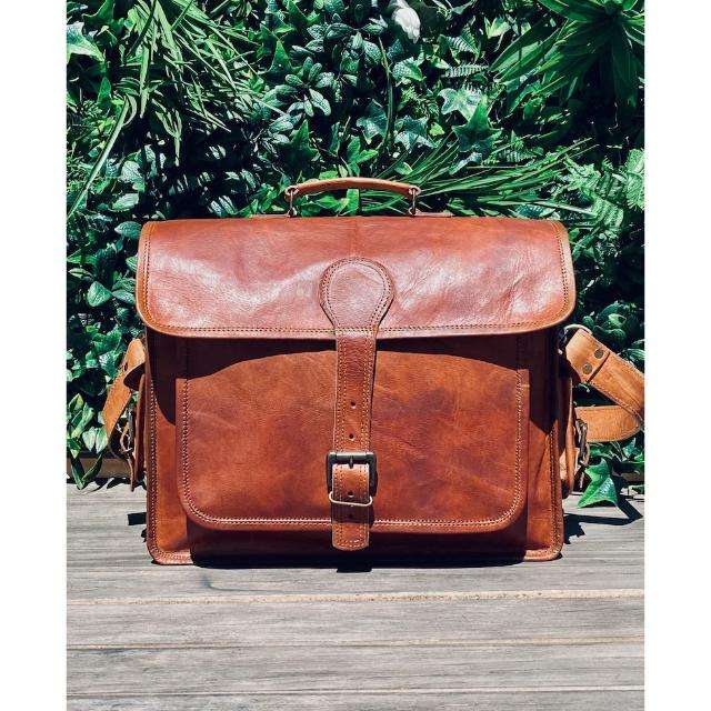 สีน้ำตาล