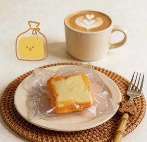Jouet anti-stress en mousse PU à rebond lent, en forme de pain grillé au lait cru, avec logo personnalisé, pour cadeau promotionnel - Product Image 3