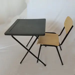 Scrivania da tavolo pieghevole in MDF per studio di formazione da tavolo in legno per aula scolastica di alta qualità con scanalatura a matita