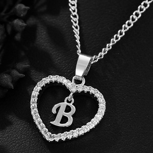 Collar con colgante de corazón con letra B de circonita, joyería de cristal unisex para uso diario - Product Image 1
