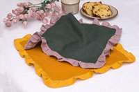 Ensemble de serviettes et de sets de table en lin plissé fait main, design moderne brodé, couleur personnalisable, lavable, rond 60x60cm, respectueux de l'environnement