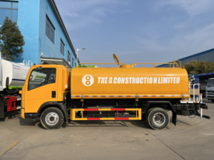 Camion-citerne à eau Sinotruk HOWO 4x2 5000L 5cbm pour la construction, camion pulvérisateur d'eau pour la suppression de la poussière sur les chantiers - Product Image 3