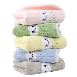Serviette de bain de luxe personnalisée en velours corail, réutilisable, séchage rapide, pour plage, spa, nouveau-nés et enfants, motif carton - Product Image 3