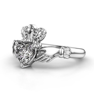 Anello creativo a forma di cuore con corona cava per donna, gioielli alla moda con design scintillante intarsiato - Product Image 2