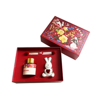 Boîte cadeau rigide avec insert en satin noir magnétique recyclable, lamination brillante/mate, gaufrage, doublure en éponge de luxe, promotion en supermarché