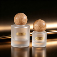 Botol Kosmetik Perawatan Kulit Mewah 20ml 30ml 50ml, Botol Minyak Esensial Bahu Datar dengan Tutup Kayu Bulat untuk Serum