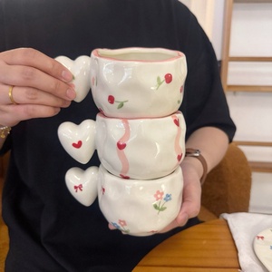 In stile coreano dipinto a mano irregolare <span class=keywords><strong>tazza</strong></span> da caffè in ceramica a forma <span class=keywords><strong>di</strong></span> <span class=keywords><strong>cuore</strong></span> manico Latte <span class=keywords><strong>tazza</strong></span> strumento per Cupcake colazione <span class=keywords><strong>di</strong></span> alto valore - Product Image 2
