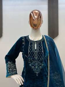 Conjunto de Salwar Kameez de Invierno de Viscosa Premium con Bordado Enriquecido y Elegante Dupatta de Organza para Fiestas - Product Image 2