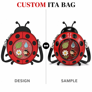 <span class=keywords><strong>Borsa</strong></span> Ita personalizzata a forma di coccinella con <span class=keywords><strong>tracolla</strong></span> regolabile, chiusura a moschettone argentato, anello a D, chiusura a cerniera, finitura lucida, fodera premium - Product Image 1