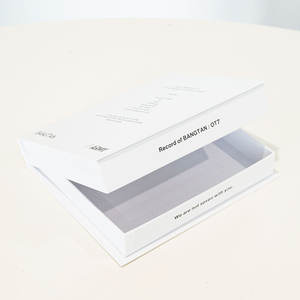 <span class=keywords><strong>Classeur</strong></span> personnalisé imprimé <span class=keywords><strong>A4</strong></span> en carton <span class=keywords><strong>rigide</strong></span> avec 3 anneaux métalliques pour cartes à collectionner - Product Image 2