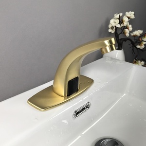 Uxury-grifo automático <span class=keywords><strong>con</strong></span> <span class=keywords><strong>sensor</strong></span> <span class=keywords><strong>de</strong></span> <span class=keywords><strong>movimiento</strong></span>, grifería <span class=keywords><strong>de</strong></span> oro cepillado <span class=keywords><strong>con</strong></span> manos libres <span class=keywords><strong>de</strong></span> un solo orificio - Product Image 2