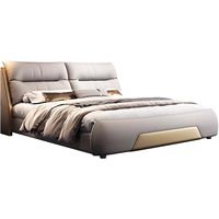 Lit King Size Moderne de Luxe Italien avec Cadre Rembourré en Cuir et Accents Dorés pour Chambre Principale