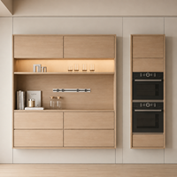 Buffet sur mesure en bois massif de style scandinave avec éclairage LED, unité de rangement de luxe pour salle à manger intégrée pour hôtel