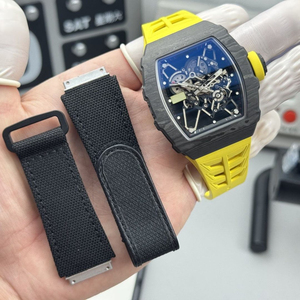 Montre squelette à remontage manuel en fibre de carbone NTPT 35-01, forme tonneau, Black Warrior, montre mécanique de luxe avec tourbillon - Product Image 2