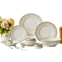 Assiettes en céramique rétro gaufrées, résistantes au micro-ondes, forme irrégulière, design côtelé pour steaks et plats de pâtes - Design élégant