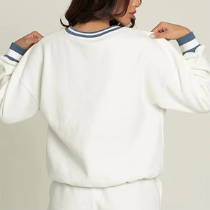 Maglioncino da donna in pile oversize da donna con scollo a girocollo in cotone 100% con bracciale di lusso Varsity Design personalizzato - Product Image 3