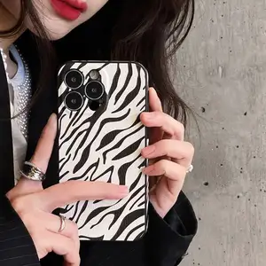 Fashion Zebra-stripe Doodle Luxury Pu Leather Woman Mobile Phone Cover Accessories Phone Case for Iphone 12 15 14 11 Pro Max