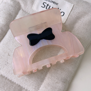 Venta al por mayor Bowknot Hair Claw Clip nueva moda elegante geométrico hueco gradiente ecológico acetato pinzas para el cabello para mujeres - Product Image 2