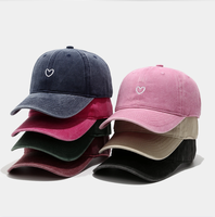 Gorra de béisbol de 5 paneles para mujer, estilo retro artístico, con bordado de hojas y pequeños corazones, de moda, de tela suave, lavada, para verano y exteriores, de estilo sencillo.