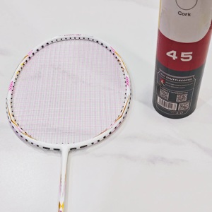 <span class=keywords><strong>Raquette</strong></span> de <span class=keywords><strong>badminton</strong></span> professionnelle disponible en OEM, entièrement en carbone graphite, poignée en PU, cordes durables 22-35lbs pour l'entraînement - Product Image 5
