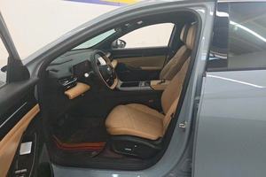 Debe <span class=keywords><strong>Comprar</strong></span> Auto Usado 2024 Geely Galaxy L6 1.5T 125km PLUS LHD Automático Híbrido Enchufable Sedán de Alta Configuración - Product Image 5