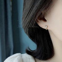 Bestseller Anti-Allergie Blumenförmige Ohrstecker für Damen S925 Sterling Silber Mini Einfacher Luxus Feiner Schmuck Vergoldet