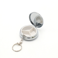Porte-clés porte-clés en métal personnalisés avec autocollant de forme ronde Mini pilulier porte-clés 3 compartiments