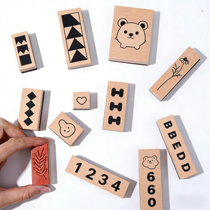 Timbro in Legno Personalizzato con Logo Inciso, Superficie Lucida in Legno Naturale per Scrapbook e Fai-da-Te - Product Image 5