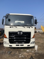 Camion malaxeur Hino 700, camion de chantier d'occasion de haute qualité.