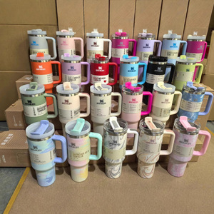 Gobelet isotherme en acier inoxydable grande capacité au design moderne pour voiture, tasse à <span class=keywords><strong>glace</strong></span> pour voyage, vente chaude transfrontalière, livraison directe sous vide - Product Image 1