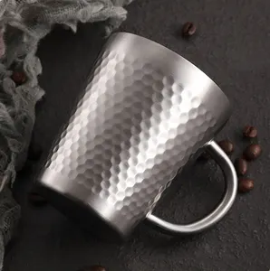 Tazza da caffè in rame da 10 once in metallo con Design martellato con manico tazza da tè a doppia parete in acciaio inossidabile con isolamento a caldo