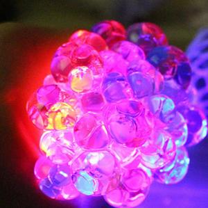Venta al por mayor: Pelotas de ejercicio para manos Beejay, de descompresión, con LED, para aliviar el estrés, luminosas, antiestrés, de malla, blandas, con forma de uva. - Product Image 3