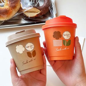 แก้วกาแฟกระดาษคราฟท์แบบใช้แล้วทิ้ง ย่อยสลายได้ เป็นมิตรกับสิ่งแวดล้อม แบบสองชั้น พร้อมฝาปิดแบบนำกลับบ้าน พิมพ์โลโก้ได้ กันน้ำ - Product Image 1