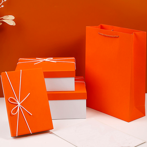 Caja de Regalo Elegante y Bolsa de Mano de Alta Gama, Personalizable con Logotipo, Juego de Caja y Bolsa de Papel Naranja para Regalos - Product Image 1