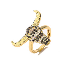 RM1503 Anillo Elegante y Delicado de Oro de 18K con Diamantes y Circonitas Cúbicas, Diseño de Cabeza de Toro, Anillo de Compromiso, Regalo para Ella - Product Image 5