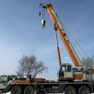 Grúa Camión Usada Zoomlion de 80 Toneladas en Venta con Motor, Caja de Cambios, Bomba y PLC - Product Image 1