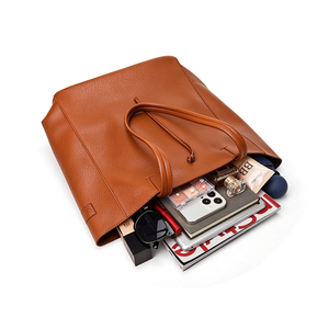 Bolsos de Mano Negros Clásicos Grandes Personalizados de Moda 2025, Bolsa de Compras para Mujer, Bolsa de Mano Femenina de Fin de Semana, Bolsa de Cuero PU con Borlas - Product Image 3