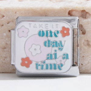 สินค้ามาใหม่ สร้อยข้อมือสไตล์อิตาลีลายการ์ตูนยอดนิยม จี้รูปหัวใจสแตนเลส จี้รูปหมี - Product Image 5