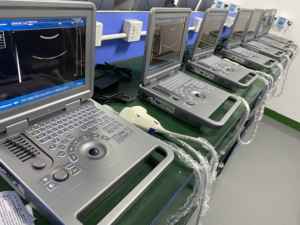 Interfaz de Usuario Intercambiable en Chino e Inglés para Dispositivos Médicos MT, Ecógrafo Móvil en Blanco y Negro - Product Image 5