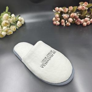 <span class=keywords><strong>Ciabatte</strong></span> personalizzate hotel per bambini in velluto bianco pantofole a punta chiusa <span class=keywords><strong>con</strong></span> cinghie elastiche - Product Image 3