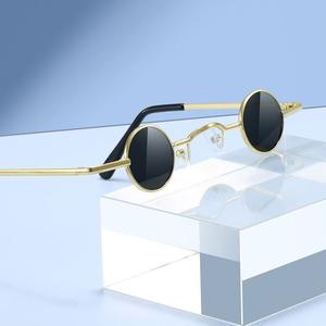 Lunettes de soleil rondes rétro Republic Of China, monture en métal, verres noirs, protection UV375, style unisexe - Product Image 1