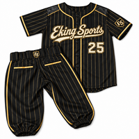 Tenues de baseball personnalisées avec logo de l'équipe, lettres appliquées, patchs, design en twill et sublimation, couleurs assorties noir et or